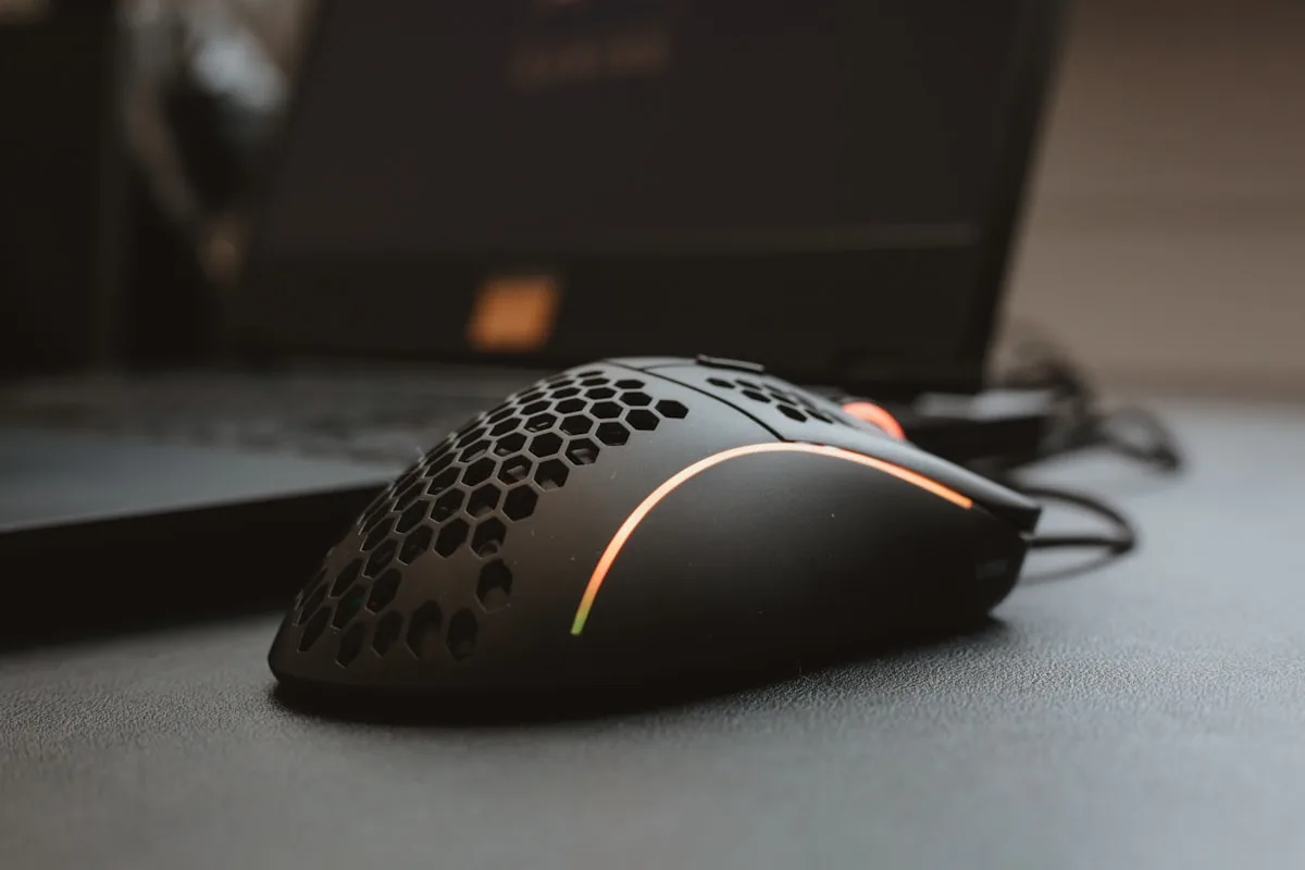 Teclado custom premium pra setup gamer de luxo Teclado mecânico custom com switches lubrificados e keycaps artisan premium