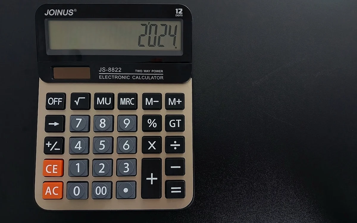 Autonomia do nobreak 1000VA: tempo de bateria por consumo em Watts Gráfico de autonomia de nobreak 1000VA por consumo em Watts mostrando queda de tempo com carga alta