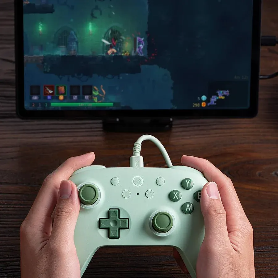 8BitDo Ultimate 2C com fio e sensores Hall Effect anti-drift — custo-benefício da linha
