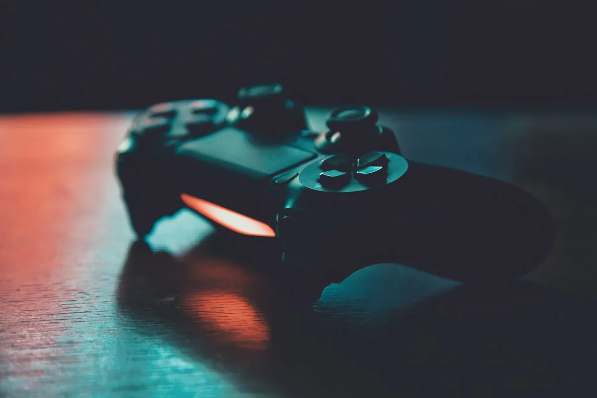 Menu de configurações de controle em jogo competitivo mostrando slider de deadzone e zona morta do analógico