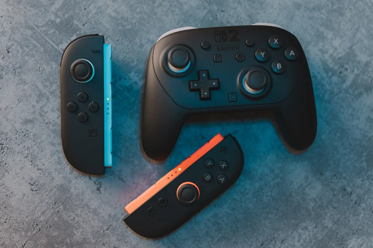 Xbox Wireless Controller conectado ao PC via dongle USB mostrando compatibilidade XInput nativa no Windows