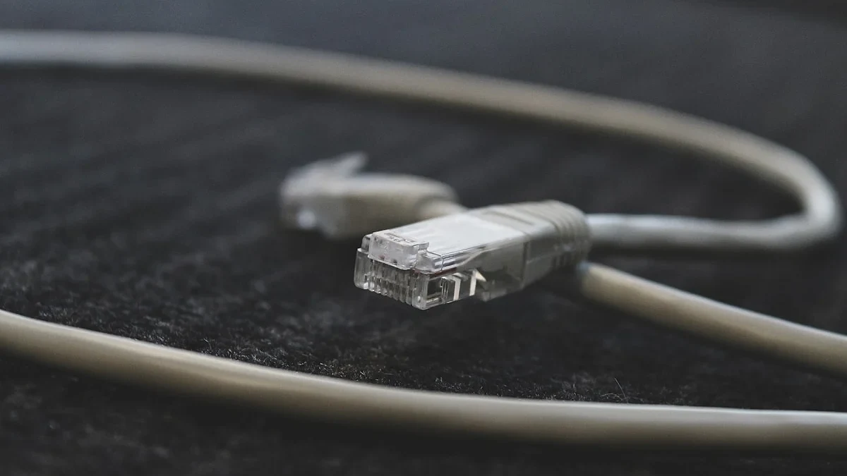 Internet Mínima para Cloud Gaming Sem Lag em 2026: Velocidade e Ping Ideais