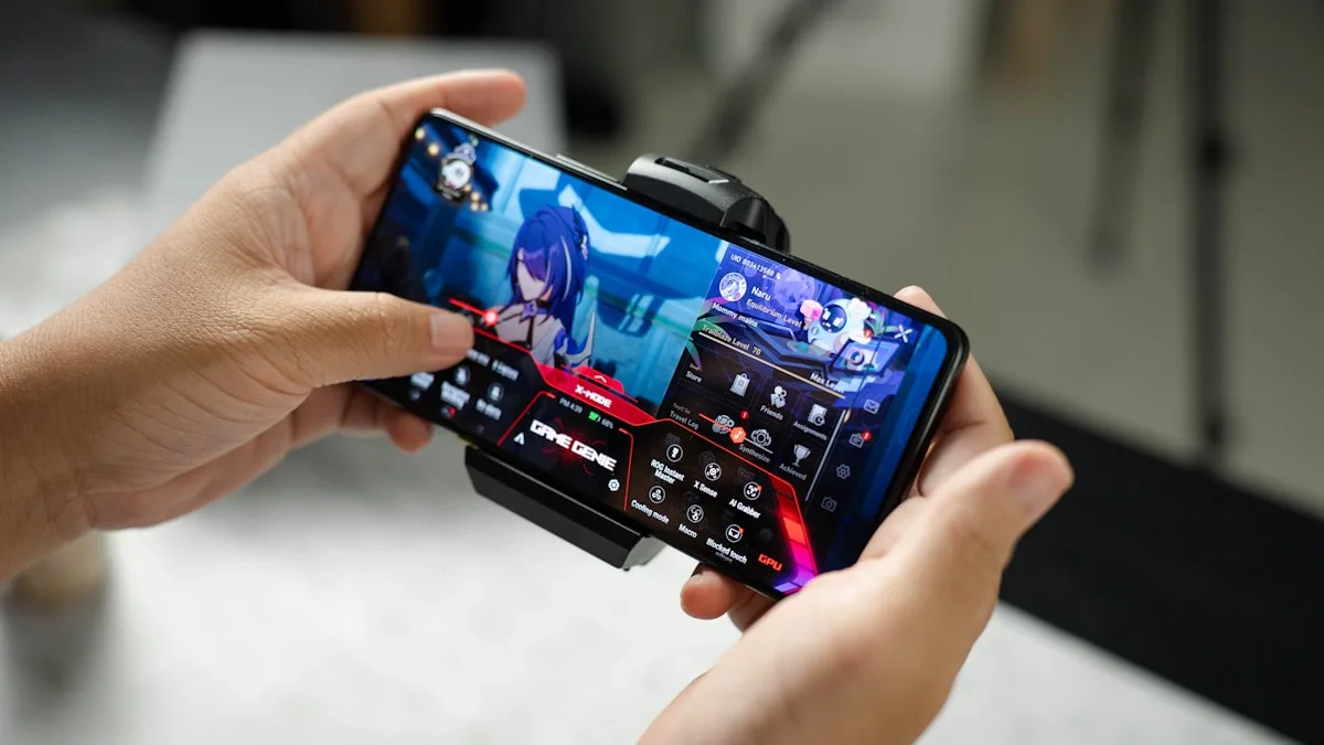 Ranking celulares gamer até R$3.000 em 2026 Celulares Android gamers lado a lado com telas ligadas exibindo jogos mobile em alta performance