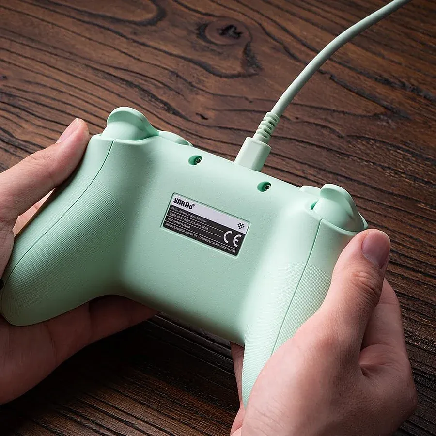 8BitDo Ultimate 2C verde com fio USB-C e sensores Hall Effect anti-drift nos sticks