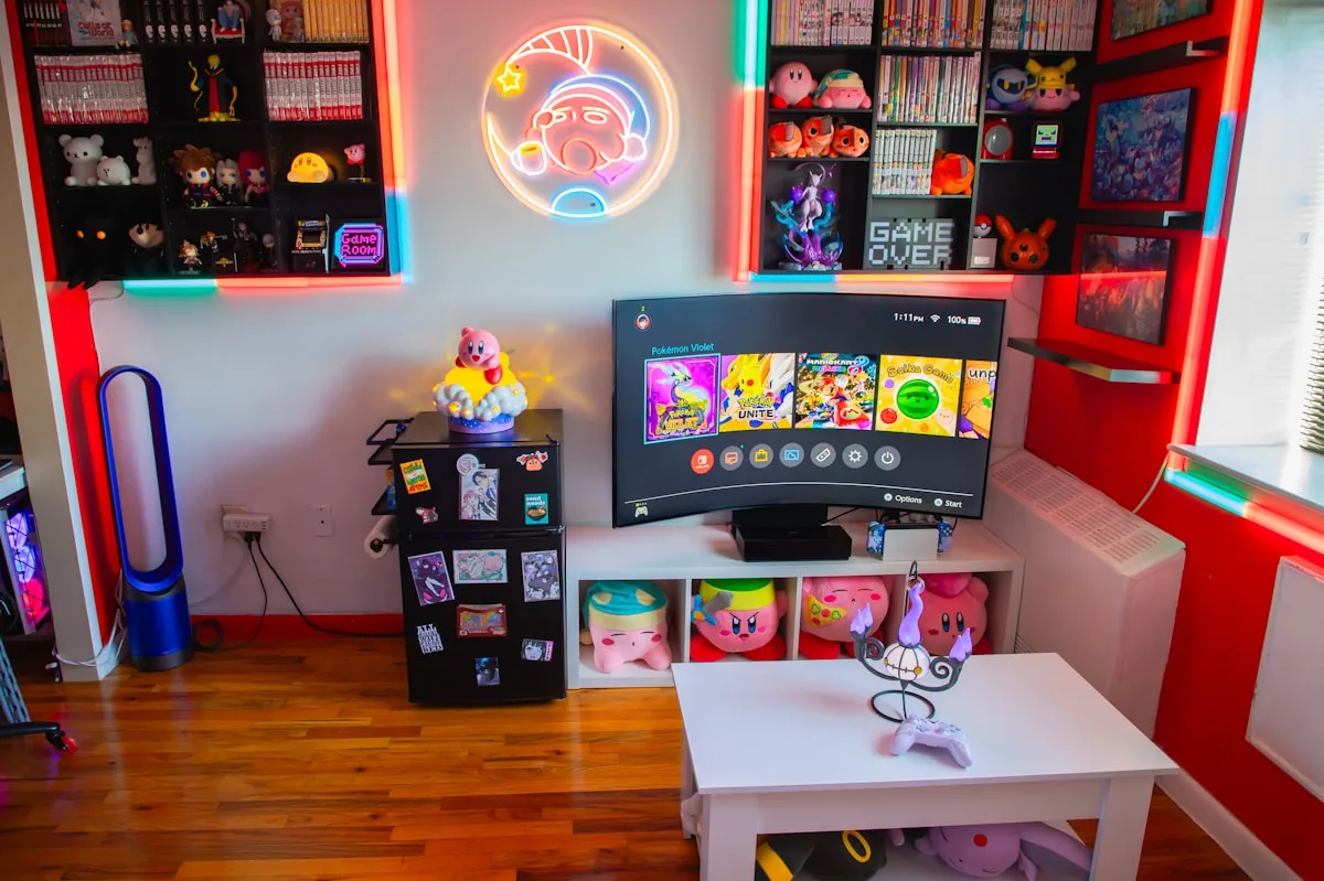 Catálogo de fitas LED Govee para setup gamer Parede de quarto gamer iluminada por fita de LED em gradiente de cores
