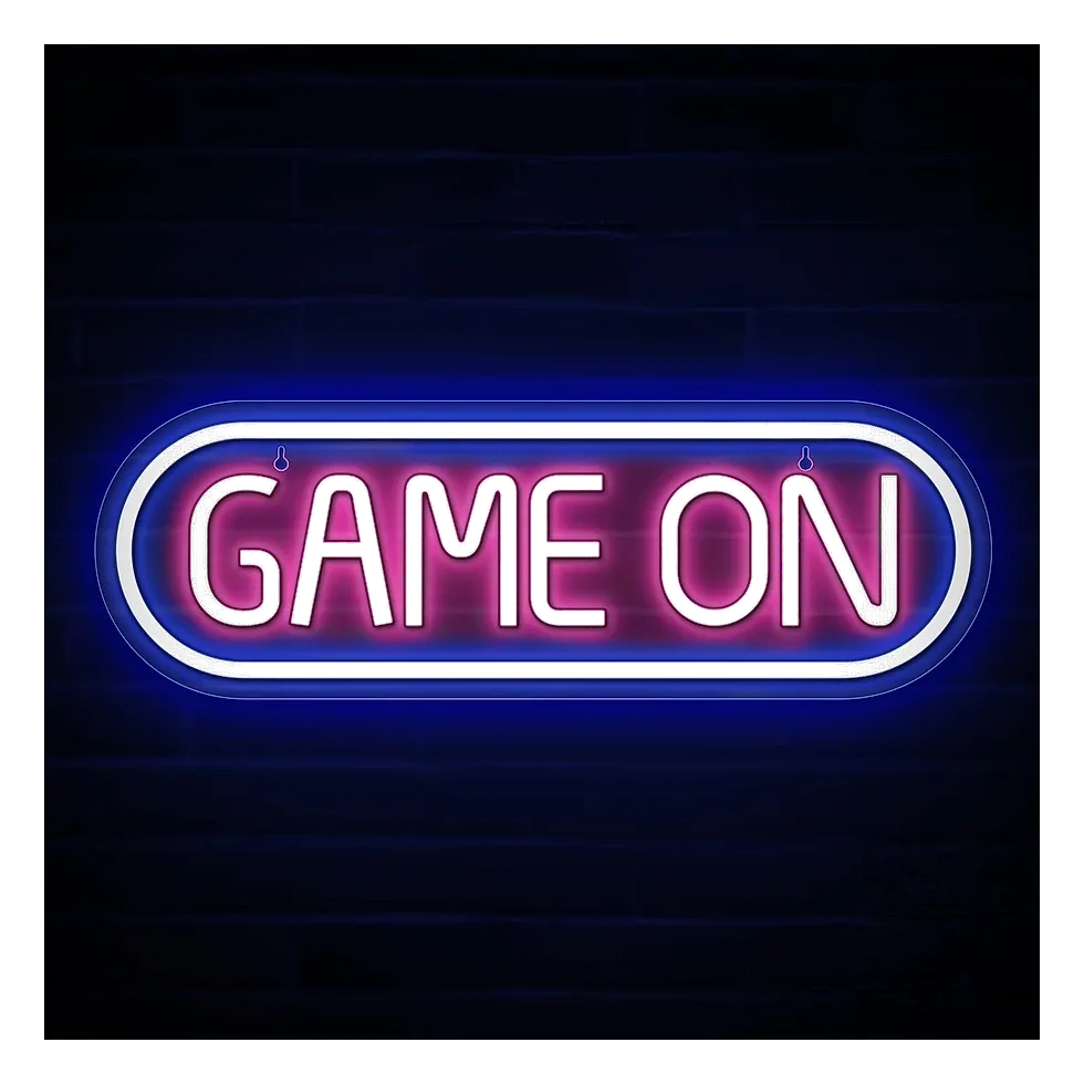 Placa neon LED com o texto Game On iluminado para parede do quarto gamer