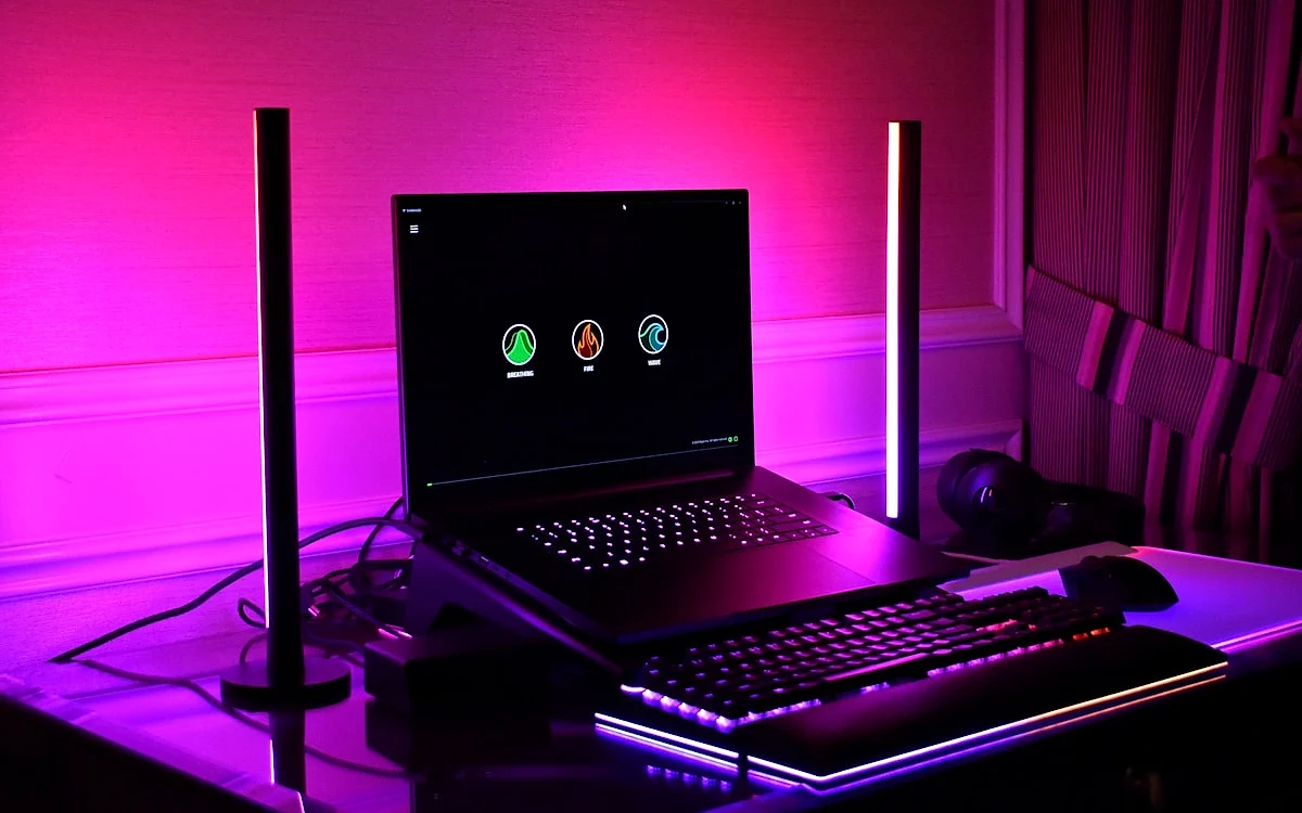 Senoidal pura vs. quasi-senoidal — por que importa para PC gamer Comparativo de onda senoidal pura versus onda quasi-senoidal em nobreak gamer