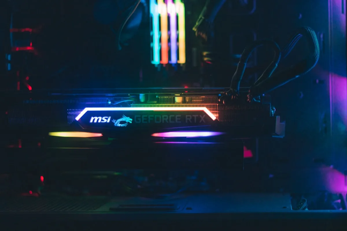 AMD vs Intel para PC Gamer até R$10.000 Comparativo de processadores AMD Ryzen 7 9700X e Intel Core i7-14700 para PC gamer 2026