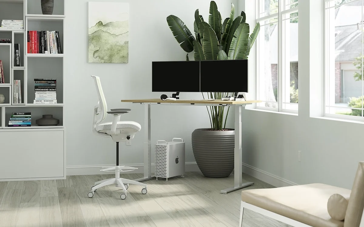Mesa elétrica vs manivela — por que o motor duplo faz diferença Motor elétrico duplo de standing desk — mecanismo de regulagem silencioso para setup gamer