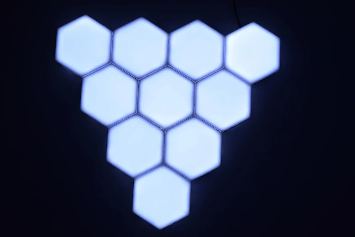 Nanoleaf Shapes Hexagons Review: Vale a Pena em 2026?