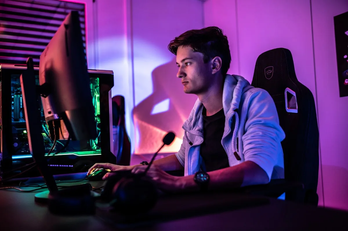 Gerenciador de Tarefas do Windows mostrando CPU em 100% e GPU em baixo uso durante jogo — gargalo de CPU
