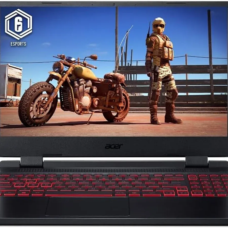 Notebook gamer Acer Nitro 5 aberto com teclado RGB e tela de 144Hz em fundo escuro