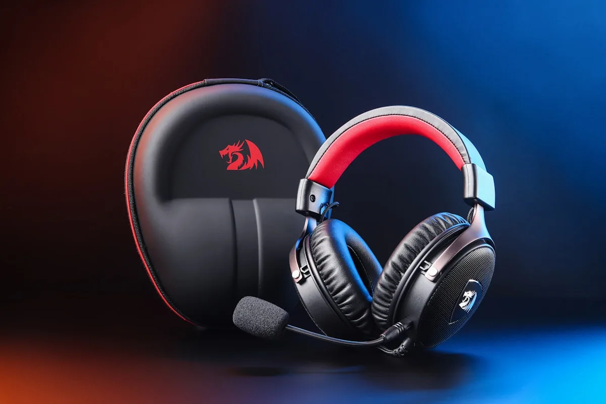 Headset gamer pro com som espacial Headset gamer wireless com microfone e cancelamento de ruído
