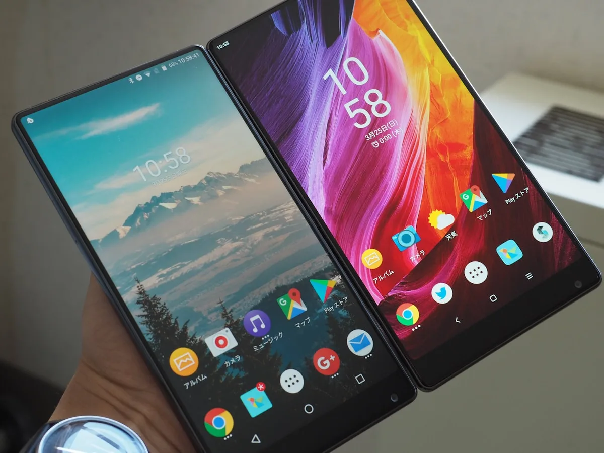 Poco vs Redmi: diferença de desempenho em jogos e benchmark Comparativo de telas AMOLED do POCO X7 Pro e Redmi Note 14 Pro com jogos mobile em execução