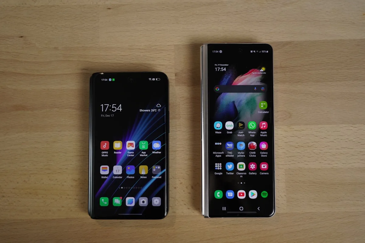Tela AMOLED 120Hz Poco X7 Pro vs Redmi Note 14 Pro Tela AMOLED 120Hz do POCO X7 Pro exibindo jogo mobile com gráficos no máximo