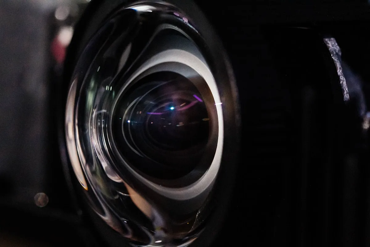 4K Nativo ou Pixel Shift: Qual Projetor Comprar em 2026?