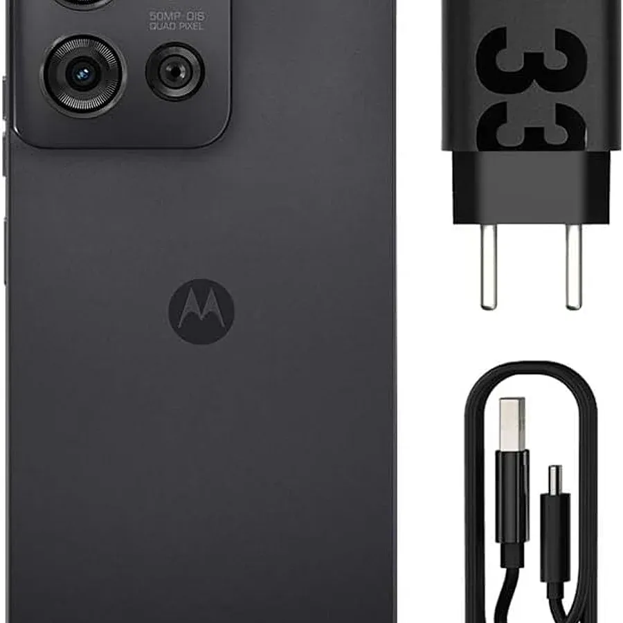Motorola Moto G75 5G em preto com traseira texturizada e câmera tripla visível