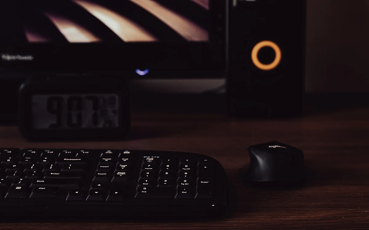 Ranking dos melhores soundbars com Dolby Atmos em 2026 Comparativo de soundbars com Dolby Atmos — Samsung e JBL com drivers up-firing para efeitos de altura