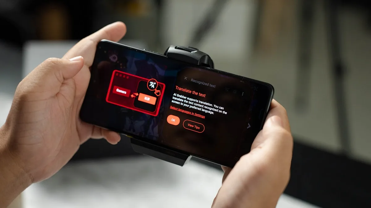 AMOLED 120Hz vs LCD 60Hz — a diferença em jogos é real Comparação entre tela AMOLED 120Hz de celular gamer e painel LCD 60Hz mostrando diferença de fluidez