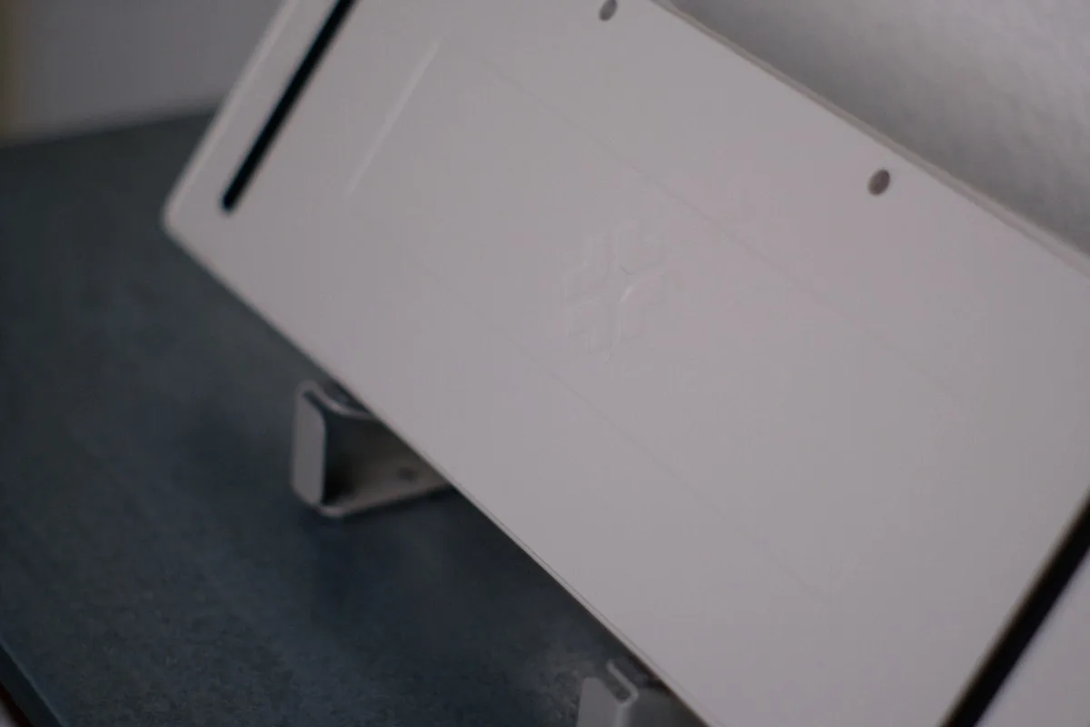 VESA 75 ou 100: Qual a Diferença e Como Identificar