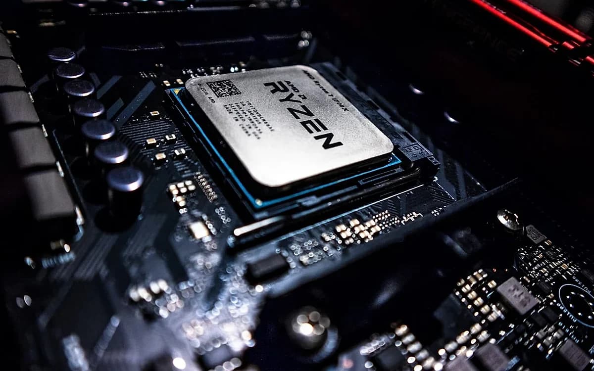 Como Melhorar Desempenho de Mini PC Gamer em 2026 Mini PC compacto em setup gamer com monitor e periféricos sobre mesa