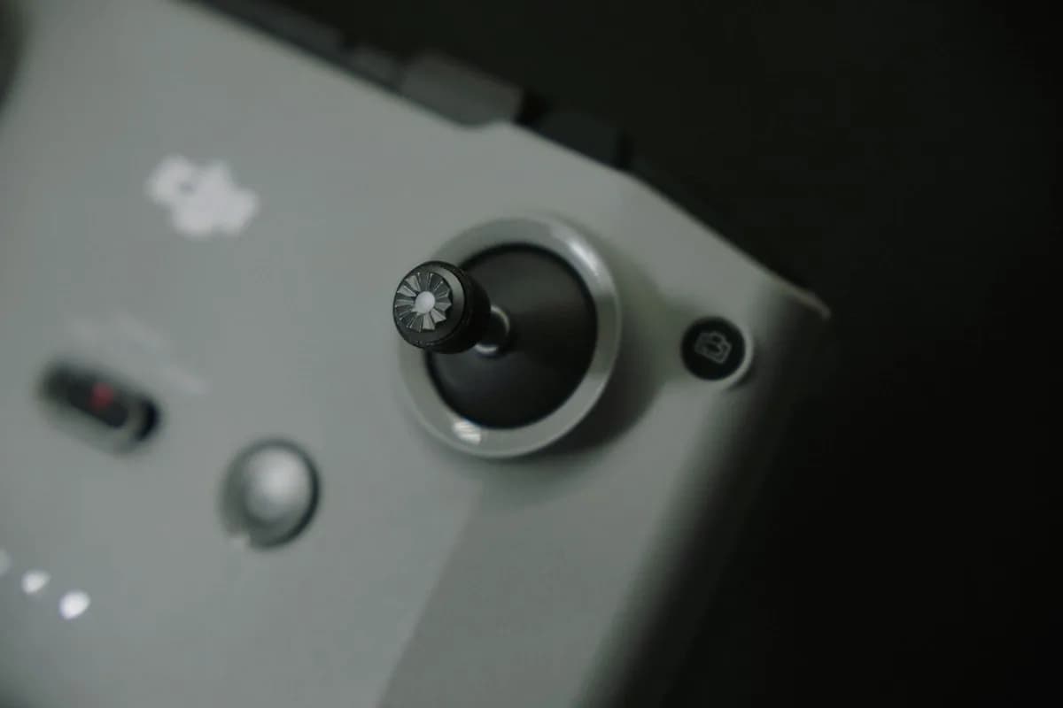 Controle Hall Effect Vale a Pena em 2026? Controle gamer com analógico Hall Effect sensor magnético anti-drift para PC e console