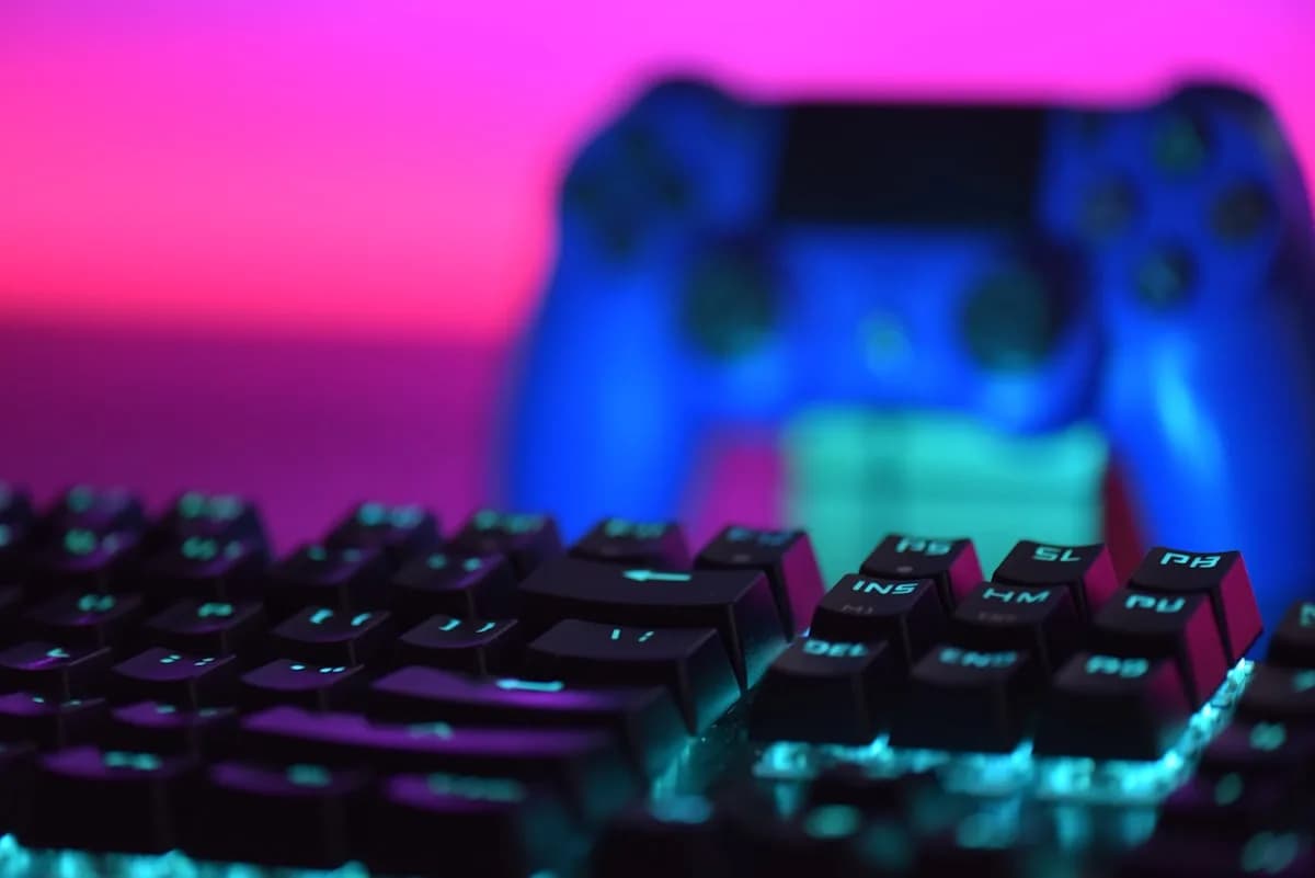Logitech G502 X Lightspeed Review 2026 Logitech G502 X Lightspeed mouse gamer sem fio com 13 botões e scroll dual-mode no setup