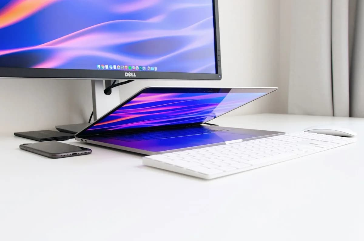 Melhor monitor portátil para PS5 em 2026 Capa editorial (Unsplash) do artigo melhor monitor portatil para ps5