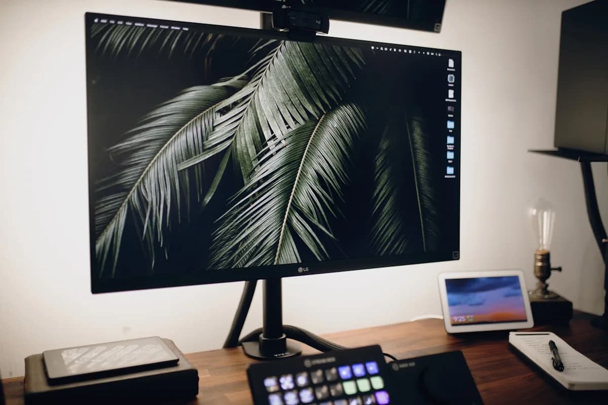 Monitor portátil precisa de fonte Capa editorial (Unsplash) do artigo monitor portatil precisa de fonte