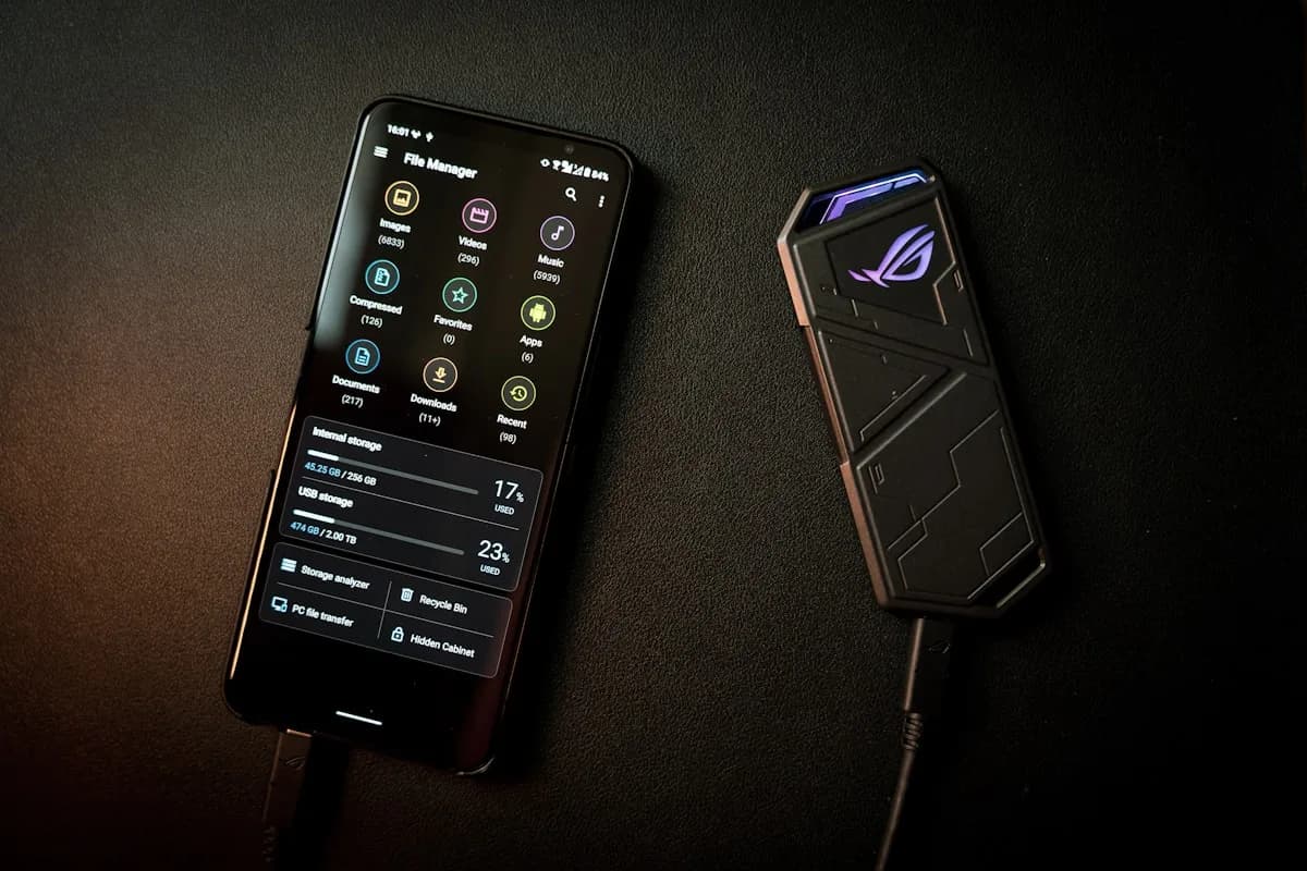 Review Nubia RedMagic 10 Pro 2026 — Vale a Pena? Nubia RedMagic 10 Pro de frente mostrando tela AMOLED 144Hz com iluminação RGB e design gamer