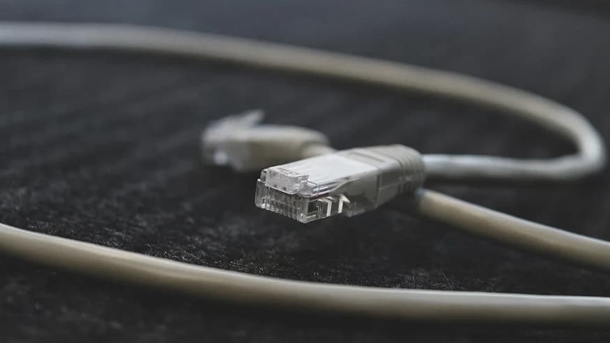 Internet Mínima para Cloud Gaming Sem Lag em 2026: Velocidade e Ping Ideais