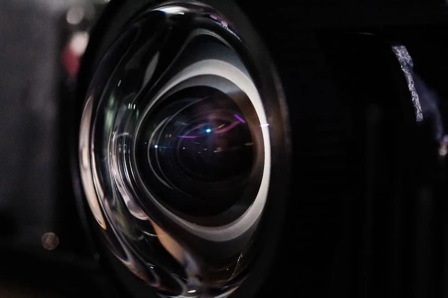 4K Nativo ou Pixel Shift: Qual Projetor Comprar em 2026?