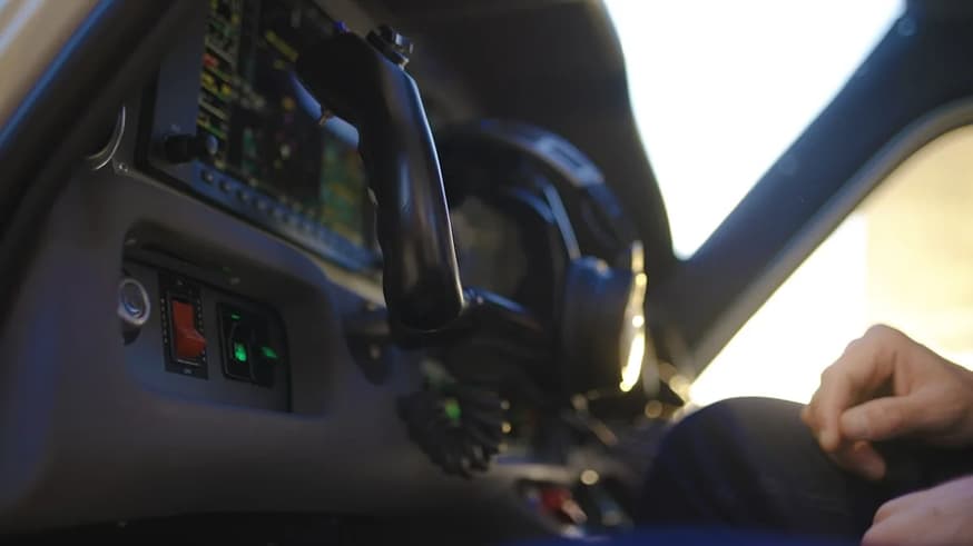 T.16000M ou T.Flight Hotas X: Qual Escolher em 2026?