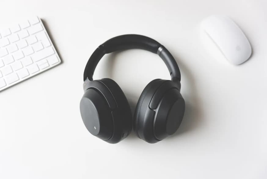 Bluetooth ou 2.4 GHz para Jogar: Qual é Melhor em 2026?