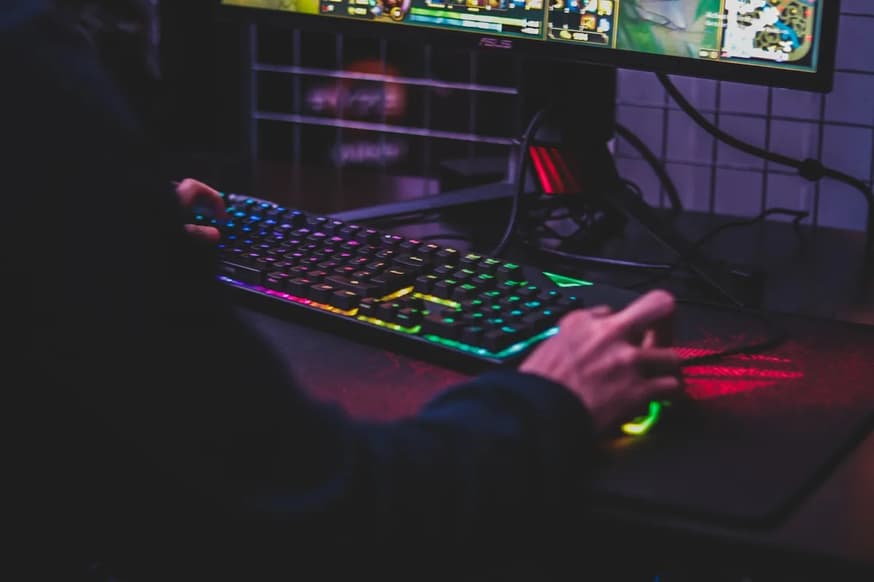 Mouse MMO Vale a Pena? Quando os Botões Extras Compensam