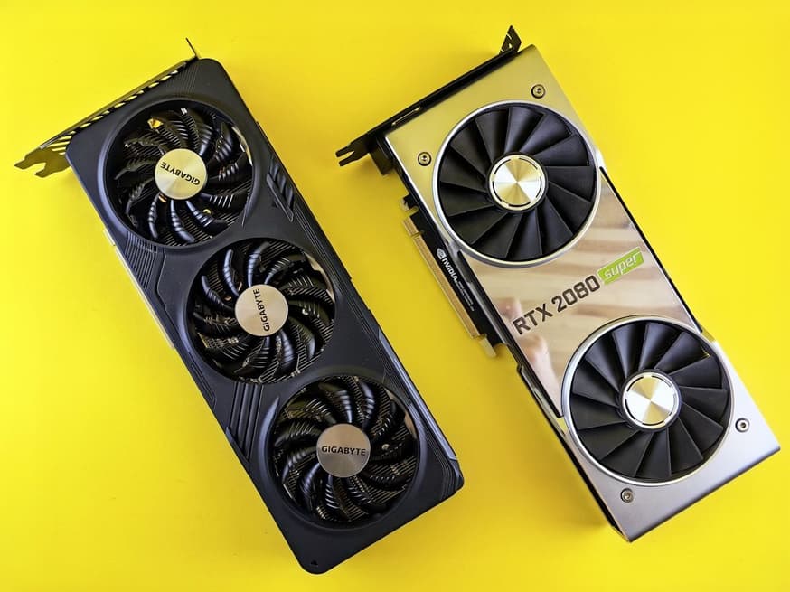 Qual placa da AMD compara com a RTX 5060 Ti de 16 GB?