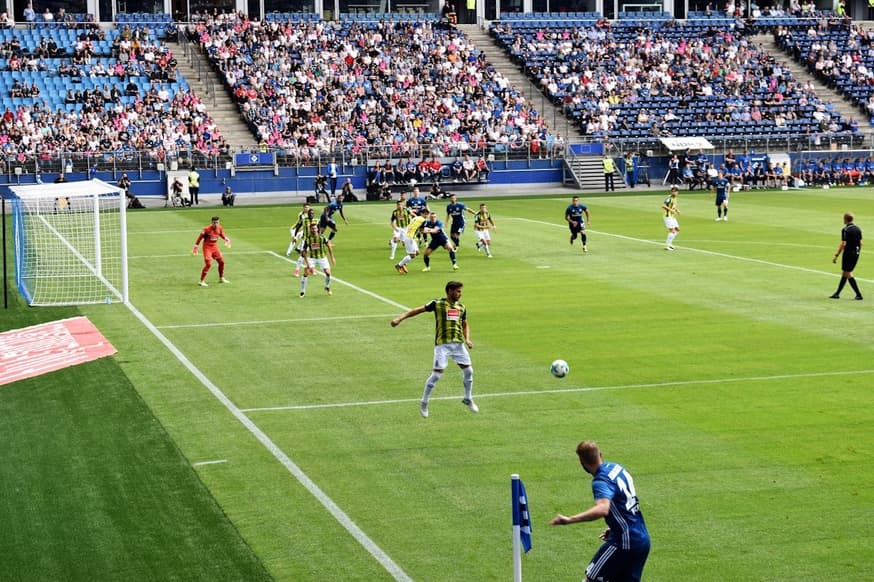 Jogos hoje: onde assistir e destaques do dia