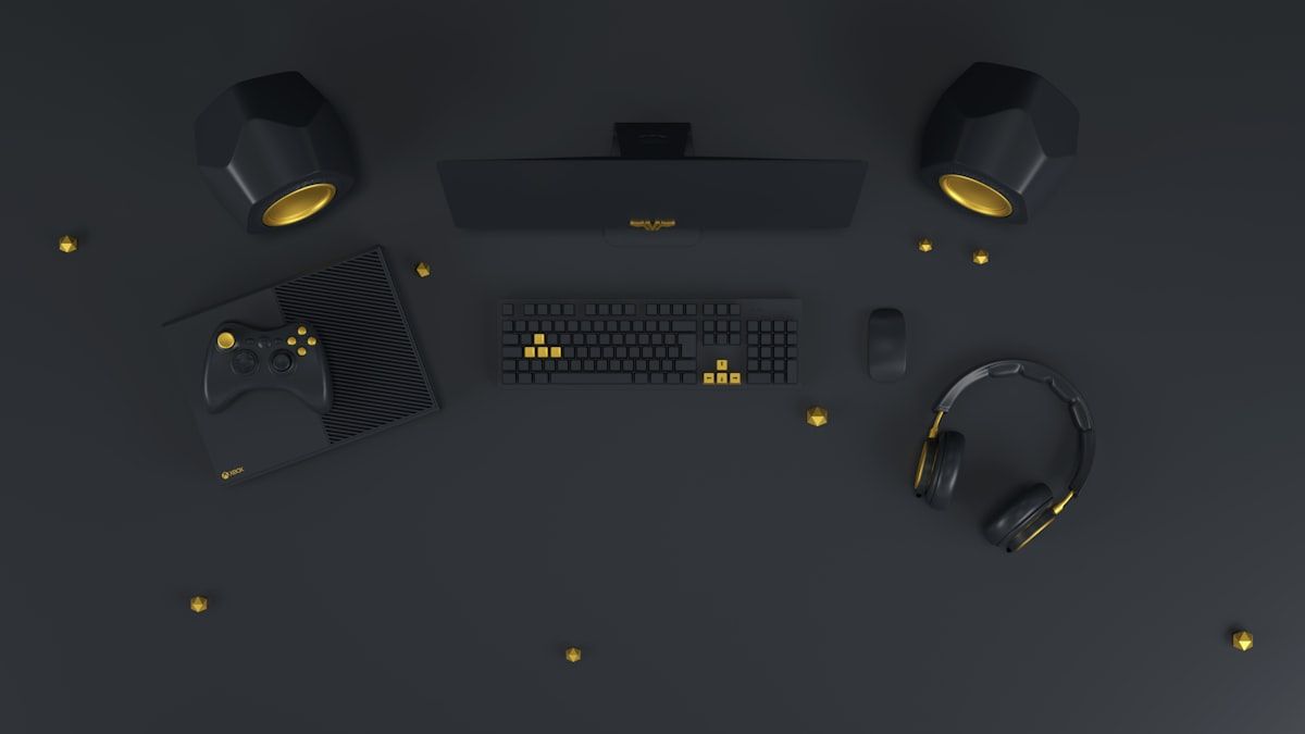 Mesa de computador gamer com teclado e acessórios Mesa de computador com teclado, mouse e fones de ouvido para gamers
