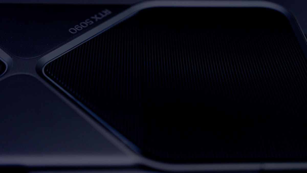 RTX 3090: detalhes da placa de vídeo de alto desempenho Detalhe da placa de vídeo RTX 3090 mostrando seus componentes e design avançado