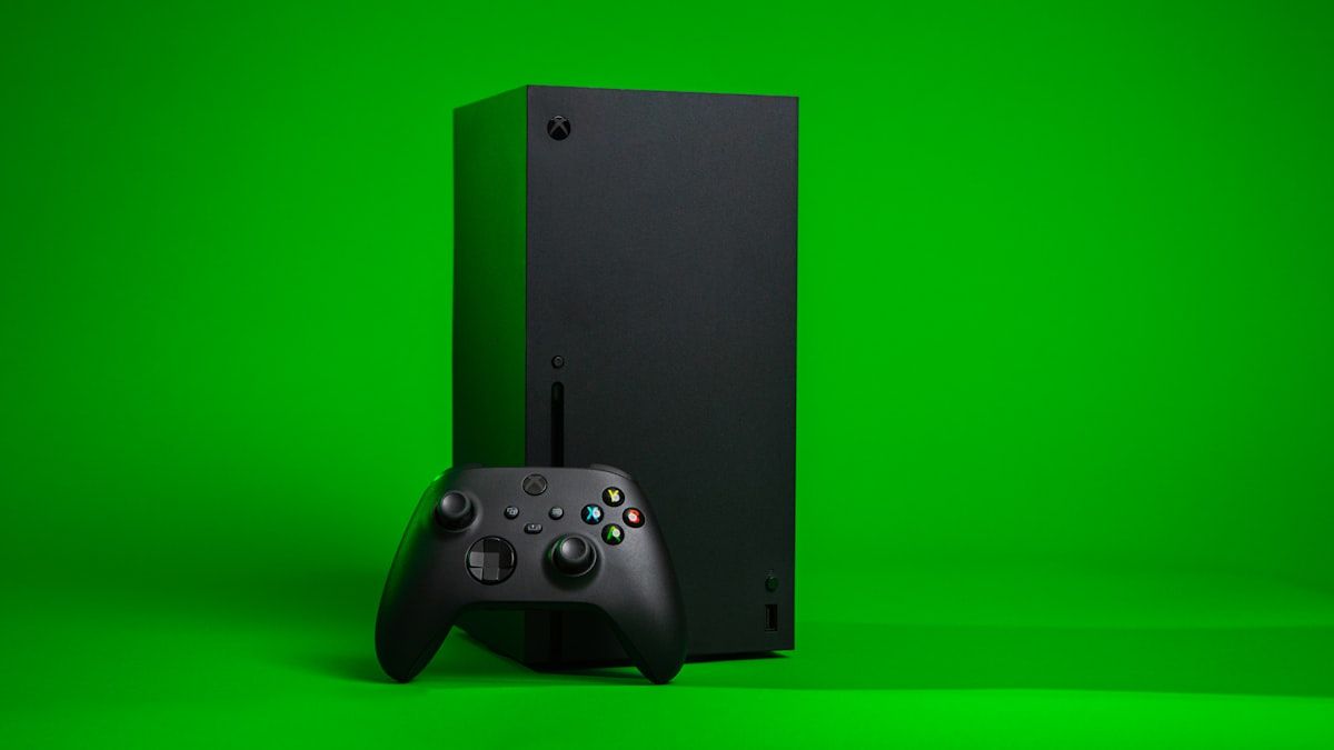 Console Xbox One e controle para jogos como GTA 6 Console Xbox One preto com controle, ideal para jogos como GTA 6 em 2026
