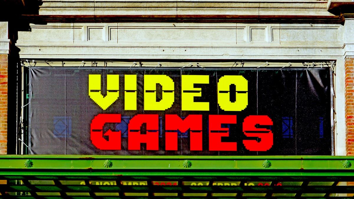 Banner sobre video games e VALORANT Banner com a frase 'video games' destacando a temática de jogos eletrônicos