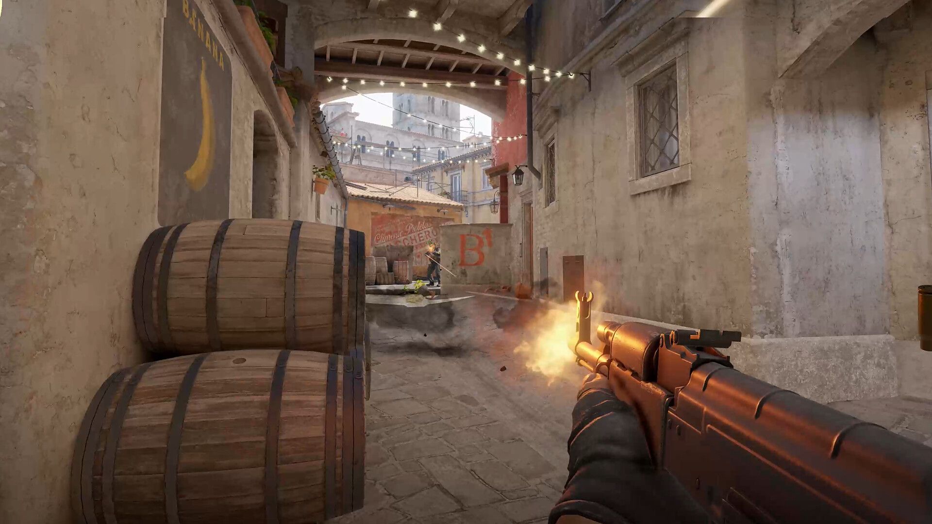 Gameplay do Counter-Strike 2 usado como referência visual para FOV e viewmodel
